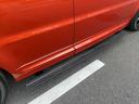 電動サイドステップ装備。お車の乗り降りがしやすく、お子様でも安心です。