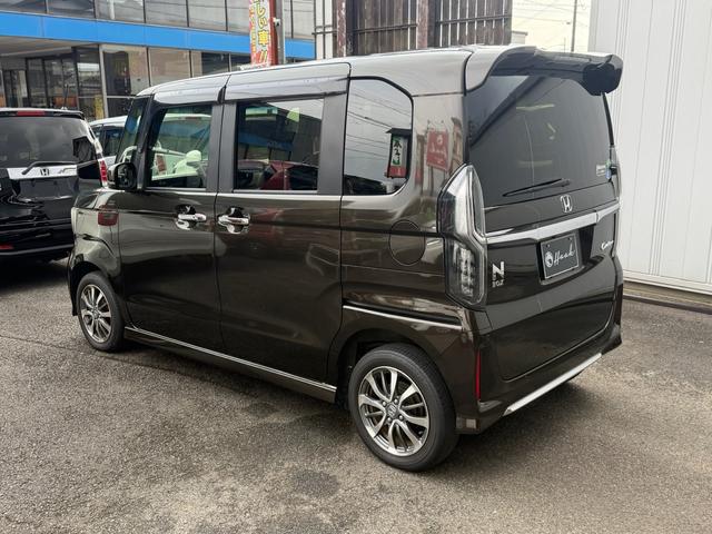 N-BOXカスタム L 4WD LKAS 禁煙 スマ-トキ- BLUETOOTH 衝突安全ボディ LED Rカメラ 横滑防止装置 サイドカーテンエアバック ABS 4WD オートライト ブレーキサポート 電動格納ドアミラー(6枚目)