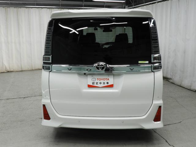 ヴォクシー ZS 煌III フルセグメモリーナビ+バックモニター+後席モニター(4枚目)