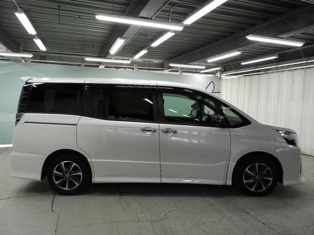 ヴォクシー ZS 煌III フルセグメモリーナビ+バックモニター+後席モニター(9枚目)