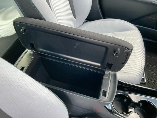 プリウス Ａ　フルセグメモリーナビ＋バックモニター（41枚目）