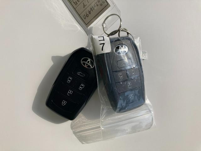 ノア ハイブリッドS-Z フルエアロ+後席モニター+フルセグTCナビ+バックモニター(33枚目)