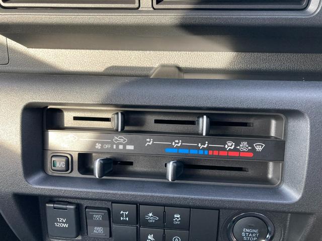 �}�j���A���G�A�R���ŁA���L�΂��Ύ��R�ɓ͂��ʒu�Ƀ��C�A�E�g���ꂽ�X�C�b�`�ނł��B