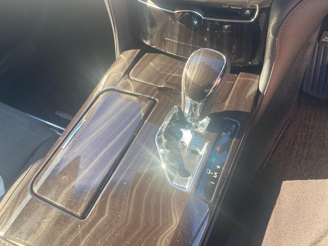 �V�t�g���o�[�̓M�A�̃|�W�V�������m�F���₷���ł��B��ɓ���݂₷�����쐫�ɂ��D��Ă��܂��B�X�����Ȃ��A���ꂢ�ȏ�Ԃł��B���ł��G��镔�������ꂢ���Ƒ�؂ɏ���Ă������Ƃ�������܂���B