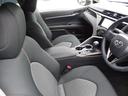 厚みがあって、座り心地の良いソファのようなシート。運転席も助手席もリラックスしてゆったり座れます。