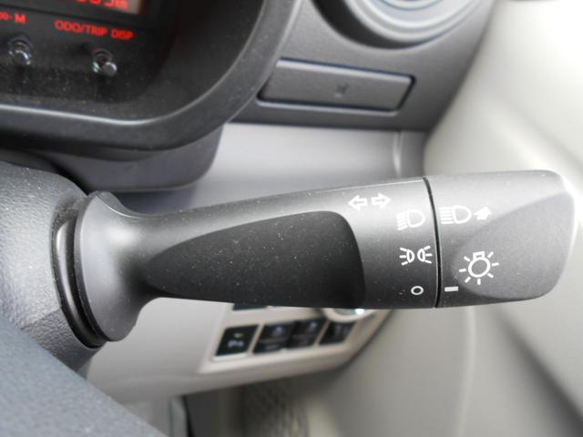 X S ワンオーナー+衝突被害軽減ブレーキ+ペダル踏み間違い急発進抑制装置+車線逸脱警報+先進ライト+CD再生+ワンセグナビ+スマートキー+バックモニター(25枚目)