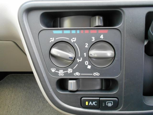 X S ワンオーナー+衝突被害軽減ブレーキ+ペダル踏み間違い急発進抑制装置+車線逸脱警報+先進ライト+CD再生+ワンセグナビ+スマートキー+バックモニター(32枚目)