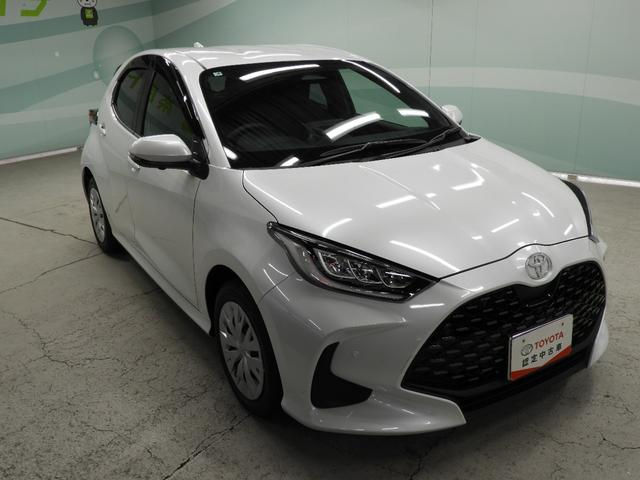 ヤリス Ｚ　フルセグＴＣナビ＋パノラミックビューモニター＋ＥＴＣ＋シートヒーター＋ハンドルヒーター＋スマートキー＋ワンオーナー（4枚目）