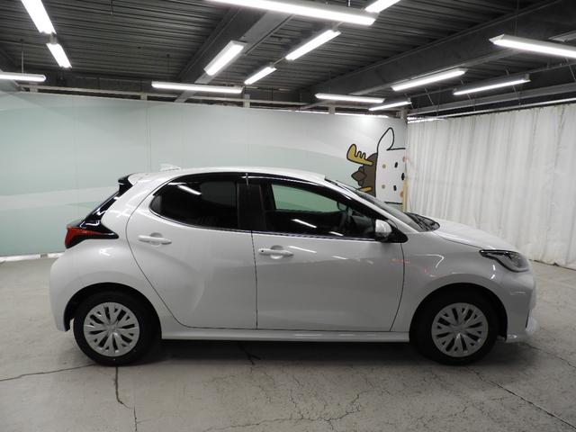 ヤリス Ｚ　フルセグＴＣナビ＋パノラミックビューモニター＋ＥＴＣ＋シートヒーター＋ハンドルヒーター＋スマートキー＋ワンオーナー（5枚目）