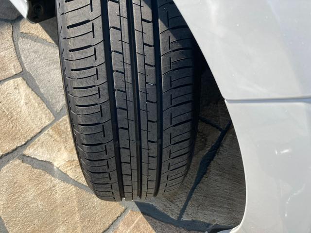 ヤリス Ｚ　フルセグＴＣナビ＋パノラミックビューモニター＋ＥＴＣ＋シートヒーター＋ハンドルヒーター＋スマートキー＋ワンオーナー（14枚目）