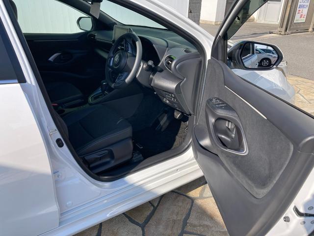 ヤリス Ｚ　フルセグＴＣナビ＋パノラミックビューモニター＋ＥＴＣ＋シートヒーター＋ハンドルヒーター＋スマートキー＋ワンオーナー（17枚目）