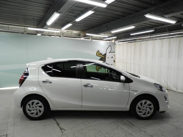 アクア Sスタイルブラック トヨタセーフティセンス+LEDヘッドランプ+スマートキー+ワンオーナー(5枚目)