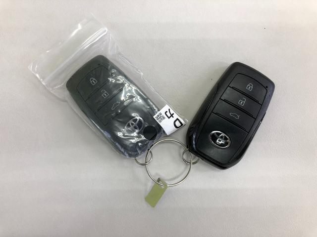 �X�}�[�g�L�[�̓|�P�b�g��o�b�O�ɓ��ꂽ�܂܁A�G���W���n�������\�ł��B���ɏ����̕��̓o�b�O����J�M����肾����Ԃ��Ȃ��ĕ֗��Ƃ̂��Ƃł���B