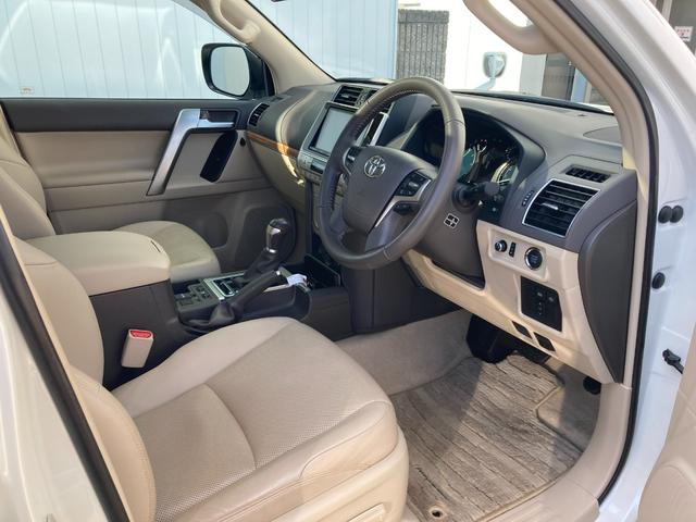 ランドクルーザープラド ＴＸ　Ｌパッケージ　９インチメモリナビ＋バックガイドモニター＋ＥＴＣ＋ドライブレコーダー＋サンルーフ＋本革シート＋シートヒーター＋スマートキー＋ワンオーナー（16枚目）