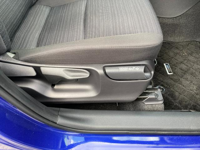 ヤリス 　ＴＣナビ＋パノラミックビューモニター＋ＥＴＣ＋ドライブレコーダー＋シートヒーター＋スマートキー＋ワンオーナー（18枚目）