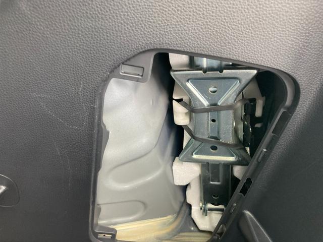 ヤリス 　ＴＣナビ＋パノラミックビューモニター＋ＥＴＣ＋ドライブレコーダー＋シートヒーター＋スマートキー＋ワンオーナー（41枚目）