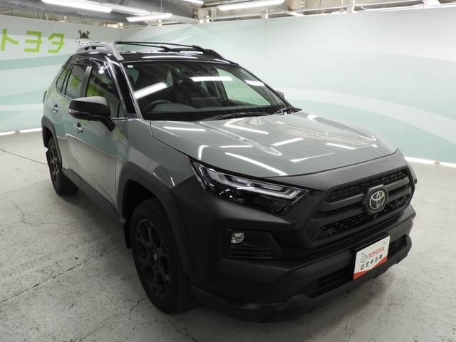 RAV4 ハイブリッドアドベンチャー オフロードパッケージII 試乗車+10.5インチTCナビ+パノラミックビューモニター+ETC+ドライブレコーダー前後+BSM+合成皮革シート+スマートキー+ワンオーナー(4枚目)