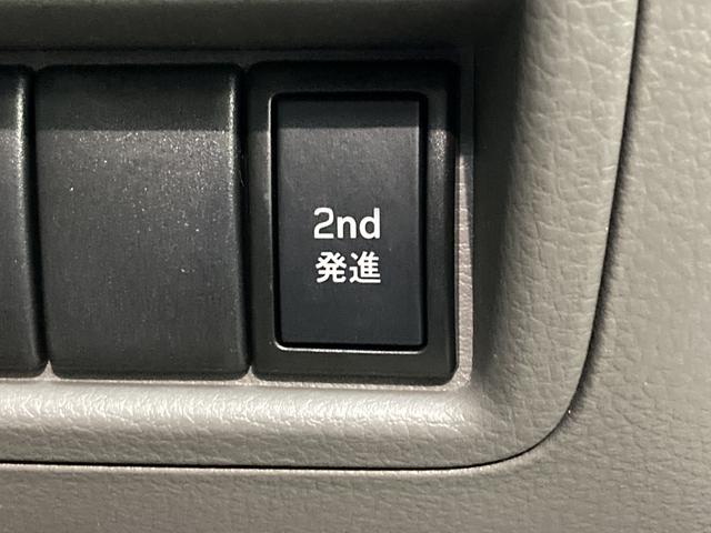 ミニキャブバン Ｍ　ＥＴＣ車載器　ＡＴ　走行４１０００キロ台　車検整備付　ＥＴＣ車載器　ＡＭ／ＦＭラジオ　両側スライドドア　マニュアルエアコン　マニュアルレベリング　リヤワイパー　車検整備付（17枚目）