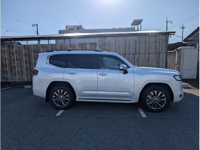 ランドクルーザー ＺＸ　純正ナビ　ヒッチメンバー　クールボックス　電動リアデフロック　サイドバイザー　リアモニター　サンルーフ（4枚目）