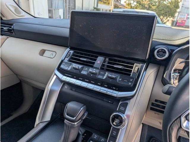 ランドクルーザー ＺＸ　純正ナビ　ヒッチメンバー　クールボックス　電動リアデフロック　サイドバイザー　リアモニター　サンルーフ（18枚目）