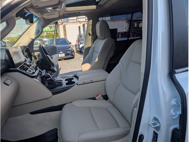 ランドクルーザー ＺＸ　純正ナビ　ヒッチメンバー　クールボックス　電動リアデフロック　サイドバイザー　リアモニター　サンルーフ（26枚目）