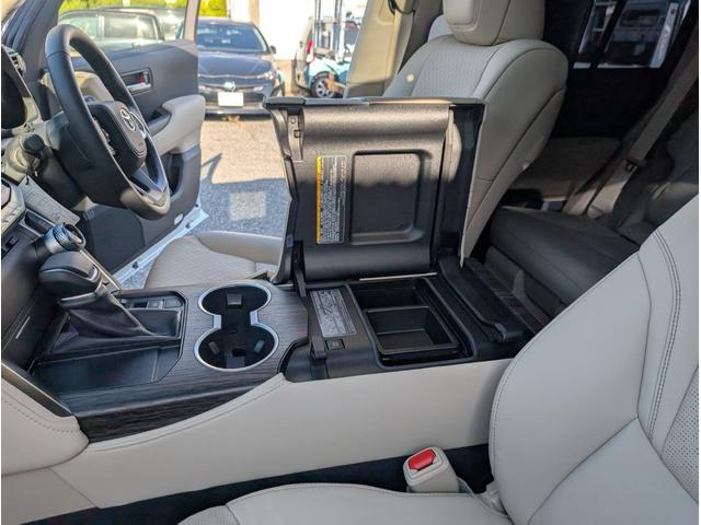 ランドクルーザー ＺＸ　純正ナビ　ヒッチメンバー　クールボックス　電動リアデフロック　サイドバイザー　リアモニター　サンルーフ（28枚目）