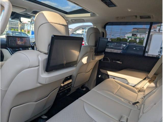 ランドクルーザー ＺＸ　純正ナビ　ヒッチメンバー　クールボックス　電動リアデフロック　サイドバイザー　リアモニター　サンルーフ（29枚目）