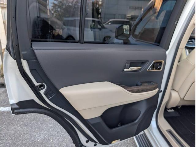 ランドクルーザー ＺＸ　純正ナビ　ヒッチメンバー　クールボックス　電動リアデフロック　サイドバイザー　リアモニター　サンルーフ（30枚目）