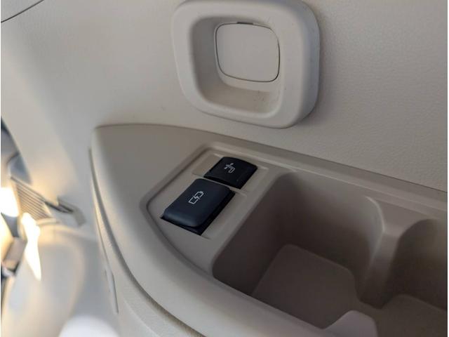 ランドクルーザー ＺＸ　純正ナビ　ヒッチメンバー　クールボックス　電動リアデフロック　サイドバイザー　リアモニター　サンルーフ（45枚目）