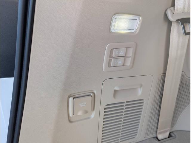 ランドクルーザー ＺＸ　純正ナビ　ヒッチメンバー　クールボックス　電動リアデフロック　サイドバイザー　リアモニター　サンルーフ（52枚目）