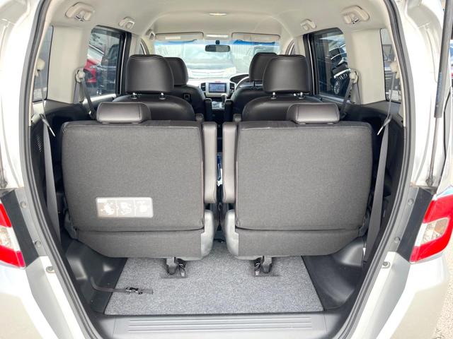 フリードハイブリッド ジャストセレクション 両側電動ドア 純正SDナビ バックカメラ ハーフレザーシート スマートキー HIDヘッド ビルトインETC クルコン オートライト オートエアコン 純正15インチアルミ Bluetooth CD(10枚目)