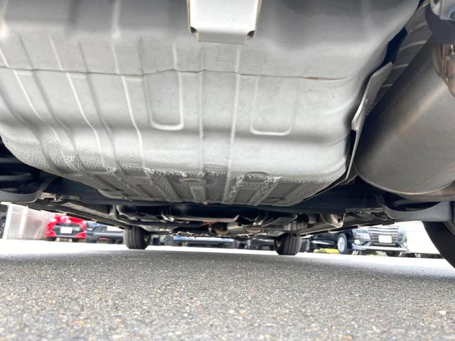 フリードハイブリッド ジャストセレクション 両側電動ドア 純正SDナビ バックカメラ ハーフレザーシート スマートキー HIDヘッド ビルトインETC クルコン オートライト オートエアコン 純正15インチアルミ Bluetooth CD(19枚目)