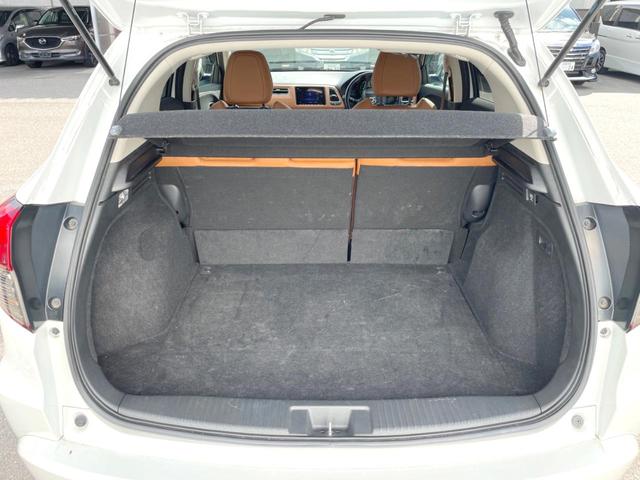 ヴェゼル ハイブリッドZ・ホンダセンシング 純正SDナビ バックカメラ 衝突被害軽減システム レーダークルーズ ハーフレザーシート ドラレコ スマートキー LEDヘッド ビルトインETC オートライト オートエアコン 純正17インチアルミ(10枚目)