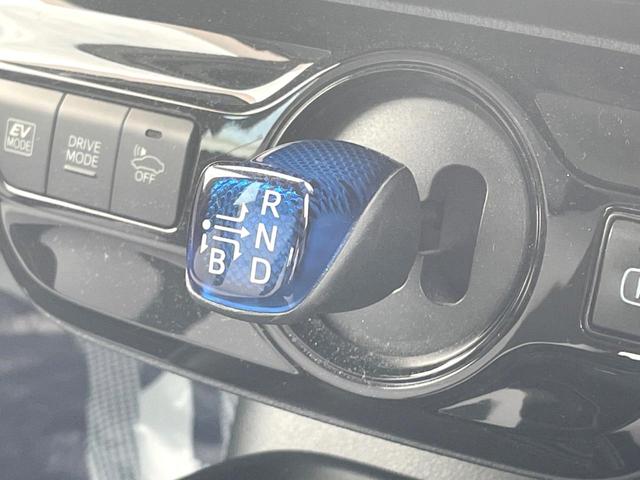 プリウス S 純正SDナビ バックカメラ 衝突被害軽減システム レーダークルーズ ドラレコ コーナーセンサー スマートキー LEDヘッド ビルトインETC オートハイビーム オートライト オートエアコン(22枚目)