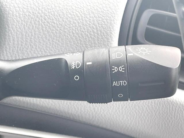 プリウス S 純正SDナビ バックカメラ 衝突被害軽減システム レーダークルーズ ドラレコ コーナーセンサー スマートキー LEDヘッド ビルトインETC オートハイビーム オートライト オートエアコン(25枚目)