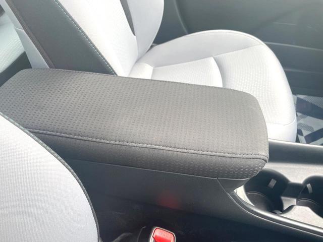 プリウス S 純正SDナビ バックカメラ 衝突被害軽減システム レーダークルーズ ドラレコ コーナーセンサー スマートキー LEDヘッド ビルトインETC オートハイビーム オートライト オートエアコン(39枚目)