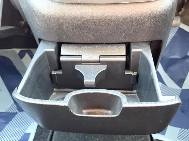 セレナ ハイウェイスター　Ｖセレクション　全周囲カメラ　衝突被害軽減システム　ドラレコ　コーナーセンサー　ＬＥＤヘッド　オートライト　オートエアコン　Ｂｌｕｅｔｏｏｔｈ　ＣＤ　ＤＶＤ再生（37枚目）