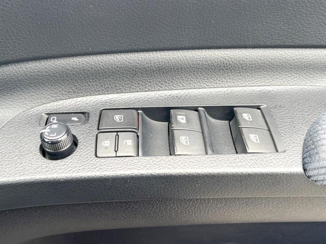 シエンタ Ｇ　純正ナビ　ＨＩＤヘッド　ビルトインＥＴＣ　純正１５インチアルミ　オートエアコン　Ｂｌｕｅｔｏｏｔｈ　ＣＤ　地デジ（25枚目）