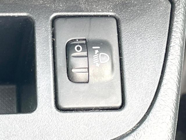 シエンタ Ｇ　純正ナビ　ＨＩＤヘッド　ビルトインＥＴＣ　純正１５インチアルミ　オートエアコン　Ｂｌｕｅｔｏｏｔｈ　ＣＤ　地デジ（37枚目）