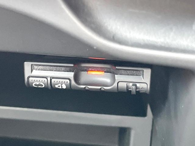 ノート ｅ－パワー　メダリスト　バックカメラ　レーダークルーズ　ハーフレザーシート　コーナーセンサー　スマートキー　ＬＥＤヘッド　ＥＴＣ　純正１５インチアルミ　オートライト　オートエアコン　Ｂｌｕｅｔｏｏｔｈ　ＣＤ　ＤＶＤ再生（5枚目）