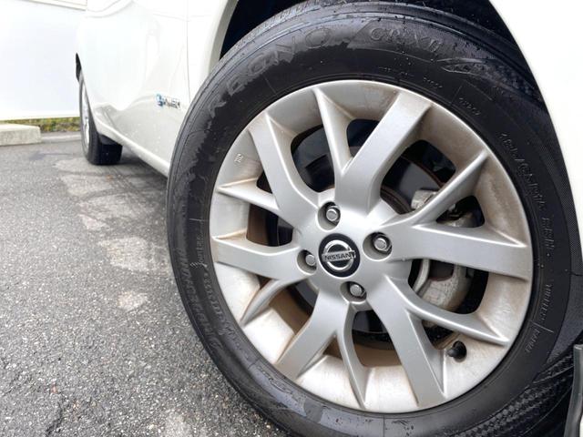 ノート ｅ－パワー　メダリスト　バックカメラ　レーダークルーズ　ハーフレザーシート　コーナーセンサー　スマートキー　ＬＥＤヘッド　ＥＴＣ　純正１５インチアルミ　オートライト　オートエアコン　Ｂｌｕｅｔｏｏｔｈ　ＣＤ　ＤＶＤ再生（13枚目）