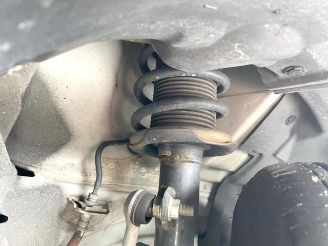 ノート ｅ－パワー　メダリスト　バックカメラ　レーダークルーズ　ハーフレザーシート　コーナーセンサー　スマートキー　ＬＥＤヘッド　ＥＴＣ　純正１５インチアルミ　オートライト　オートエアコン　Ｂｌｕｅｔｏｏｔｈ　ＣＤ　ＤＶＤ再生（20枚目）