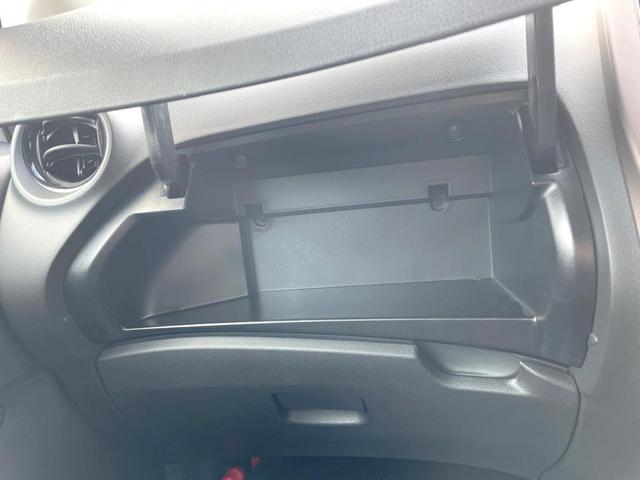 ノート ｅ－パワー　メダリスト　バックカメラ　レーダークルーズ　ハーフレザーシート　コーナーセンサー　スマートキー　ＬＥＤヘッド　ＥＴＣ　純正１５インチアルミ　オートライト　オートエアコン　Ｂｌｕｅｔｏｏｔｈ　ＣＤ　ＤＶＤ再生（40枚目）