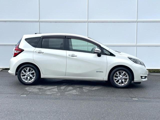 ノート ｅ－パワー　メダリスト　バックカメラ　レーダークルーズ　ハーフレザーシート　コーナーセンサー　スマートキー　ＬＥＤヘッド　ＥＴＣ　純正１５インチアルミ　オートライト　オートエアコン　Ｂｌｕｅｔｏｏｔｈ　ＣＤ　ＤＶＤ再生（46枚目）