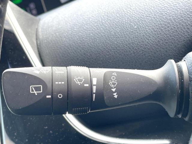 プリウス Sツーリングセレクション 純正SDナビ バックカメラ 100V電源 レザー調シート ドラレコ スマートキー LEDヘッド ビルトインETC クルコン 純正17インチアルミ オートハイビーム オートライト オートエアコン(30枚目)