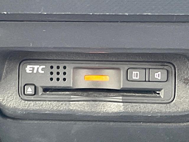 フリード Ｇ　ジャストセレクション＋　電動スライドドア　純正ＳＤナビ　バックカメラ　ハーフレザーシート　スマートキー　ＨＩＤヘッド　ビルトインＥＴＣ　オートライト　オートエアコン　Ｂｌｕｅｔｏｏｔｈ　ＣＤ　ＤＶＤ再生　フルセグ（6枚目）