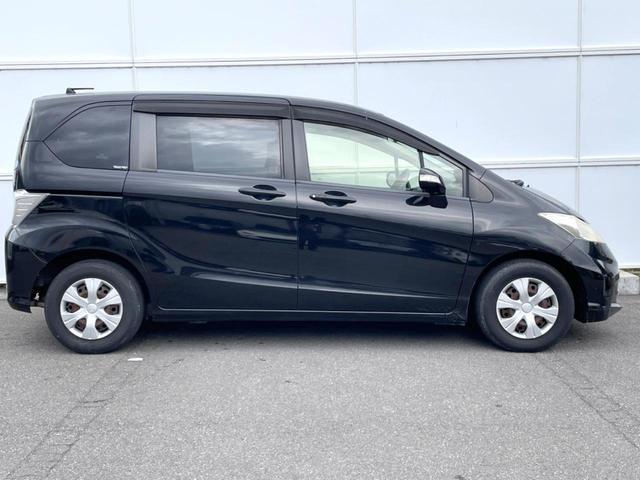 フリード Ｇ　ジャストセレクション＋　電動スライドドア　純正ＳＤナビ　バックカメラ　ハーフレザーシート　スマートキー　ＨＩＤヘッド　ビルトインＥＴＣ　オートライト　オートエアコン　Ｂｌｕｅｔｏｏｔｈ　ＣＤ　ＤＶＤ再生　フルセグ（40枚目）