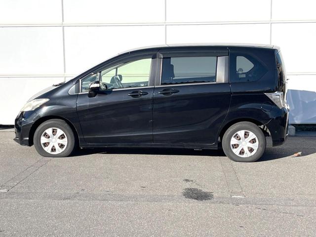 フリード Ｇ　ジャストセレクション＋　電動スライドドア　純正ＳＤナビ　バックカメラ　ハーフレザーシート　スマートキー　ＨＩＤヘッド　ビルトインＥＴＣ　オートライト　オートエアコン　Ｂｌｕｅｔｏｏｔｈ　ＣＤ　ＤＶＤ再生　フルセグ（41枚目）