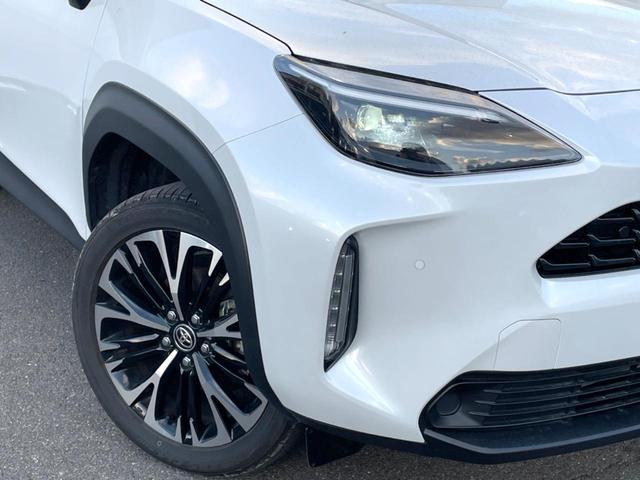 ヤリスクロス ハイブリッドZ 全周囲カメラ 衝突被害軽減システム レーダークルーズ ハーフレザーシート パワーシート ドラレコ コーナーセンサー スマートキー LEDヘッド ビルトインETC 純正18インチアルミ(12枚目)