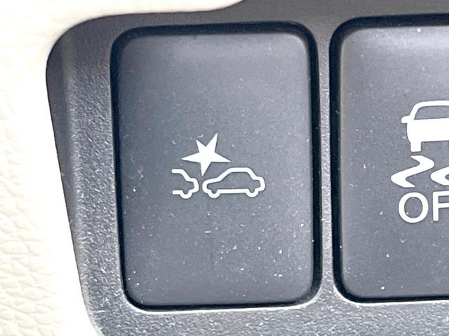 �y�O�H��-�`�����������z���s���ɑO���̎ԗ�����F�����A�Փ˂������Ȏ��͌x��ƃu���[�L�ŏՓˉ���Ɣ�Q�y�����A�V�X�g�B�����S�Ƀh���C�u�����y���݂��������܂��B